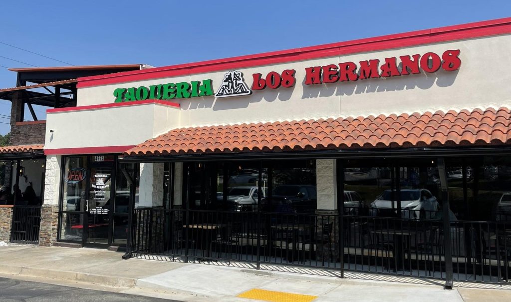 Facade of Taqueria Los Hermanos in Lilburn, Georgia